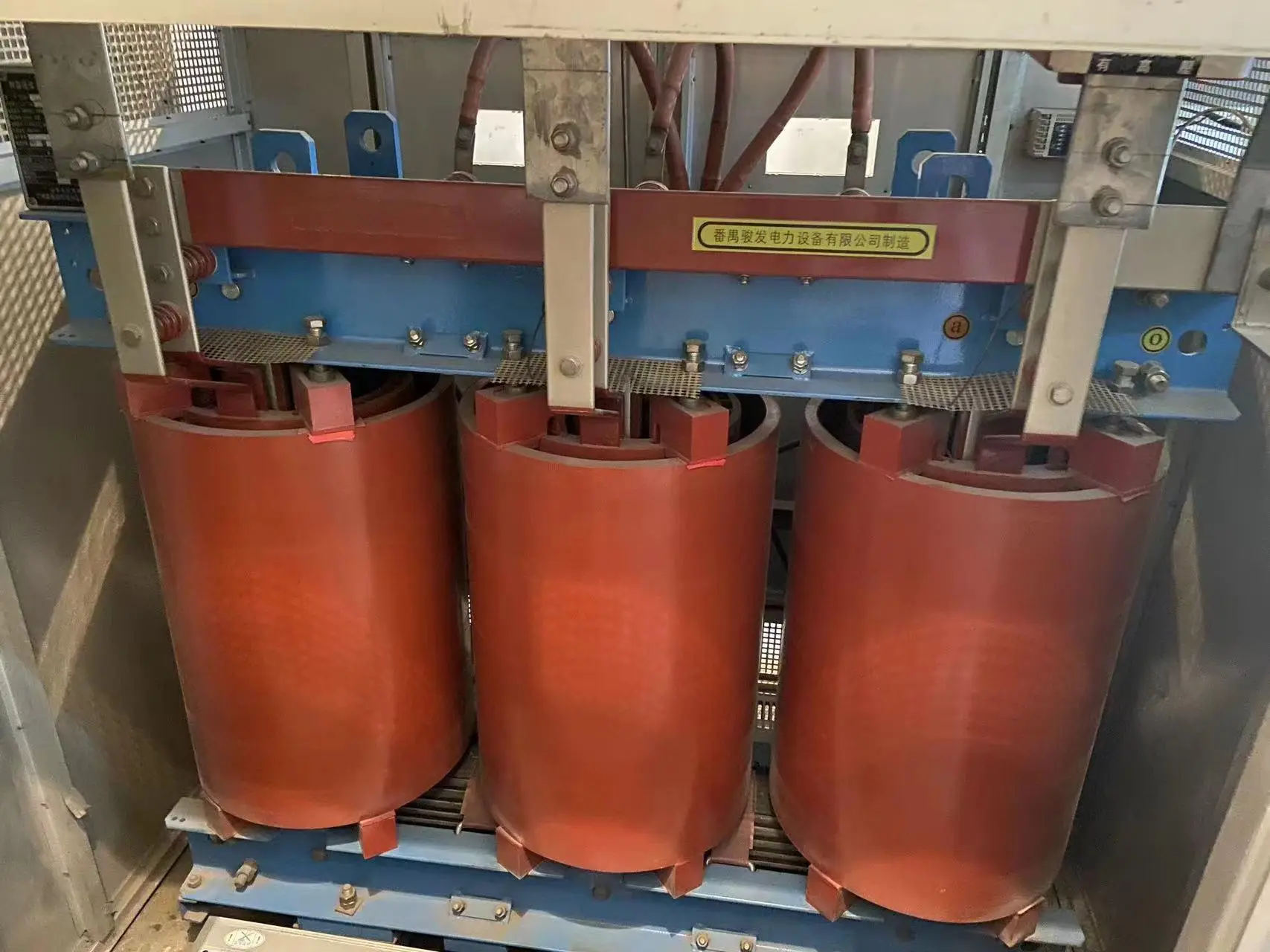 舊變壓器回收就選深圳市鑫進(jìn)發(fā)再生資源回收有限公司，專業(yè)回收多類變壓器，價(jià)格合理服務(wù)優(yōu)